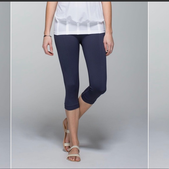 Lululemon In The Flow Crop II Cadet Blue size 4 - Picture 4 of 16